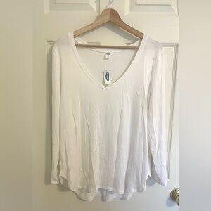 NWT Old Navy Women's Cream V-Neck Blouse